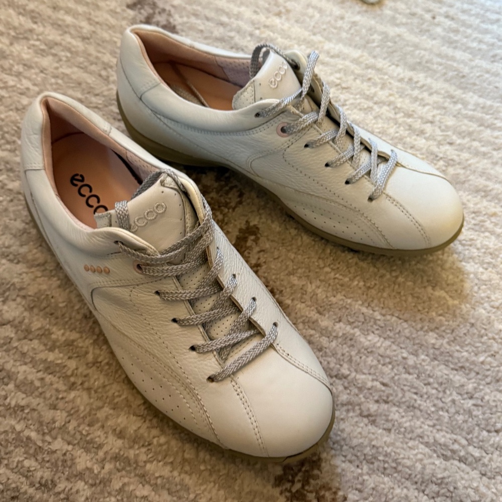 Ecco Hydromax Golf Shoes Cleats Women's Size US 8/8.5 / EUR 39